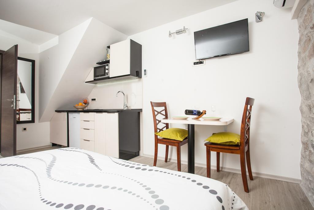Apartments & Room Kartolina Split Exterior photo
