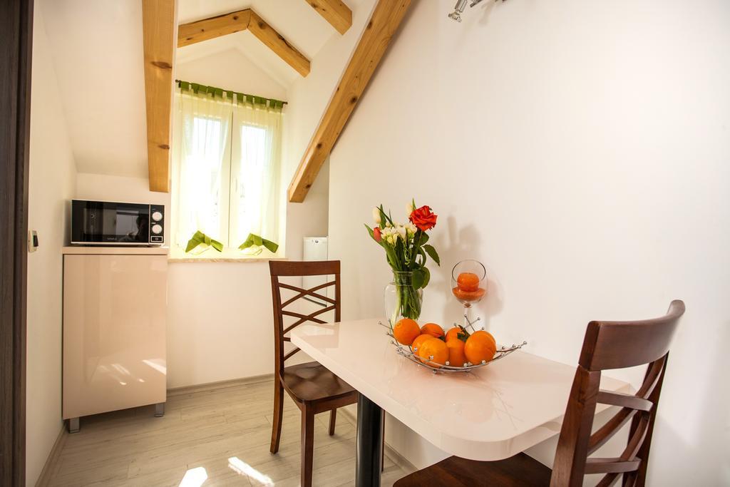 Apartments & Room Kartolina Split Exterior photo